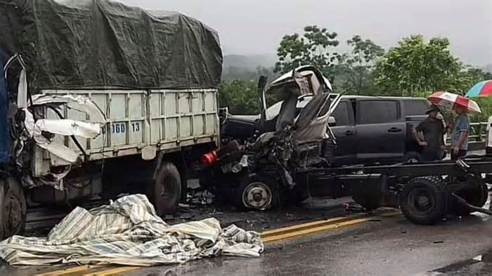 Tai nạn liên hoàn trên cao tốc Nội Bài - Lào Cai, 2 người thương vong