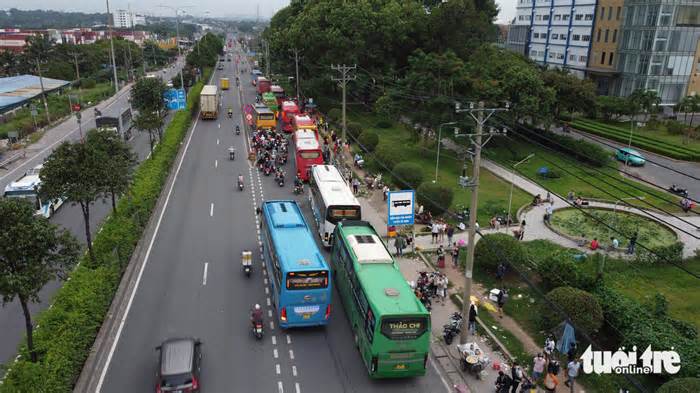 Cảnh sát giao thông kiến nghị bỏ điểm đón, trả khách trên quốc lộ 1