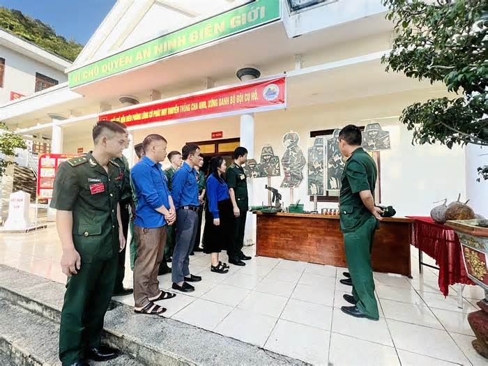 Chiến sĩ 'quân hàm xanh' Lũng Cú phát huy sức trẻ nơi địa đầu Tổ quốc