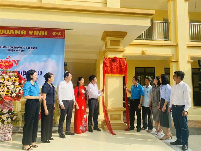 LĐLĐ Hoa Lư khánh thành dãy phòng học 13 tỉ đồng cho học sinh tiểu học