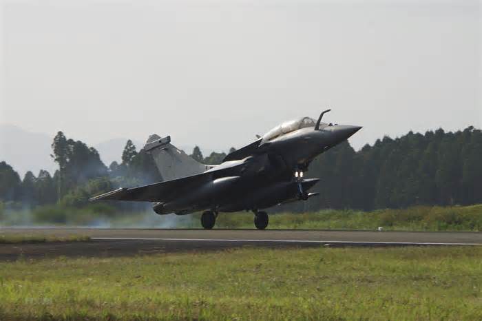 Indonesia sẽ mua thêm 18 máy bay chiến đấu Rafale của Pháp