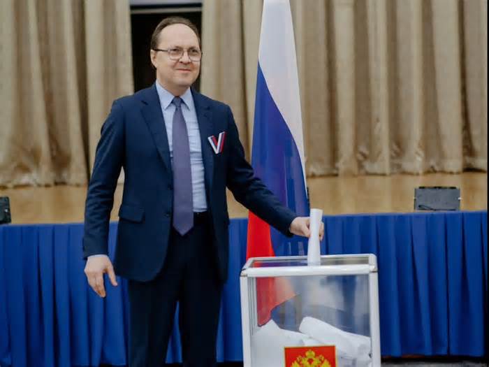Những hình ảnh bỏ phiếu bầu tổng thống Nga tại Việt Nam