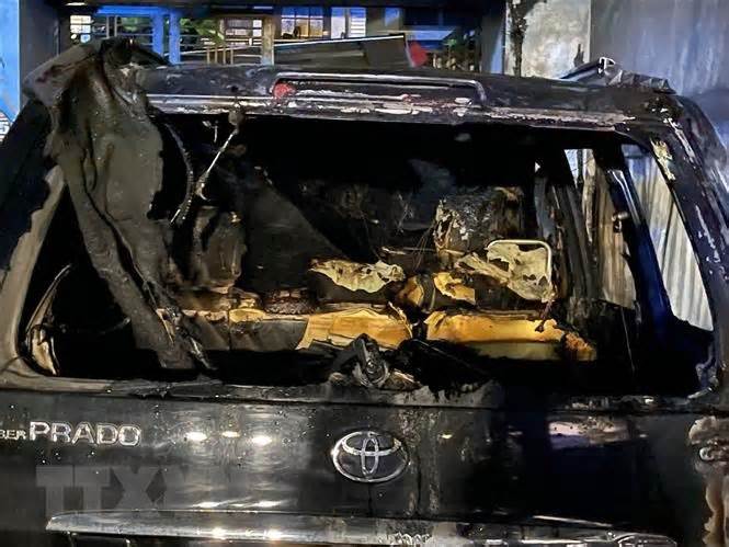 Quảng Ninh: Cháy quán càphê, 1 xe ôtô đỗ cạnh bị thiêu rụi