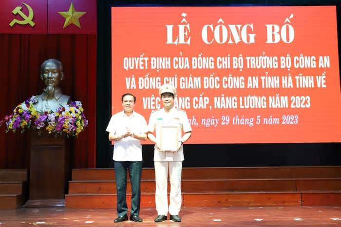 Giám đốc Công an tỉnh Hà Tĩnh được thăng hàm Đại tá