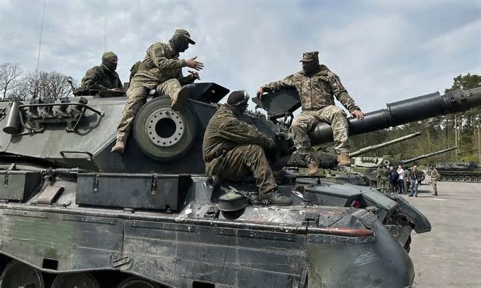 EU rà soát dòng vũ khí viện trợ cho Ukraine