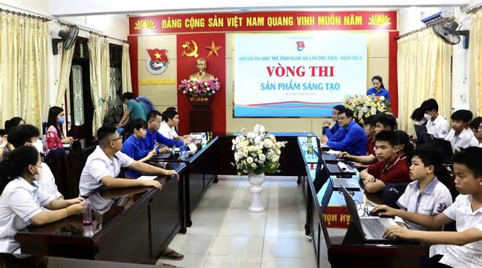 247 thí sinh tranh tài tại hội thi tin học trẻ Nghệ An