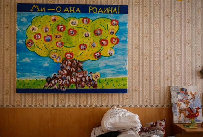 Báo Financial Times: Trẻ em Ukraine được Nga cho làm con nuôi