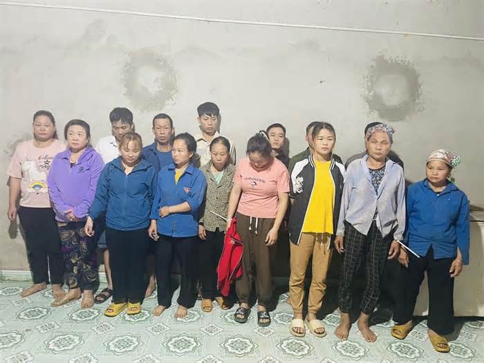Phá sới bạc ở Hà Giang có nhiều phụ nữ tham gia