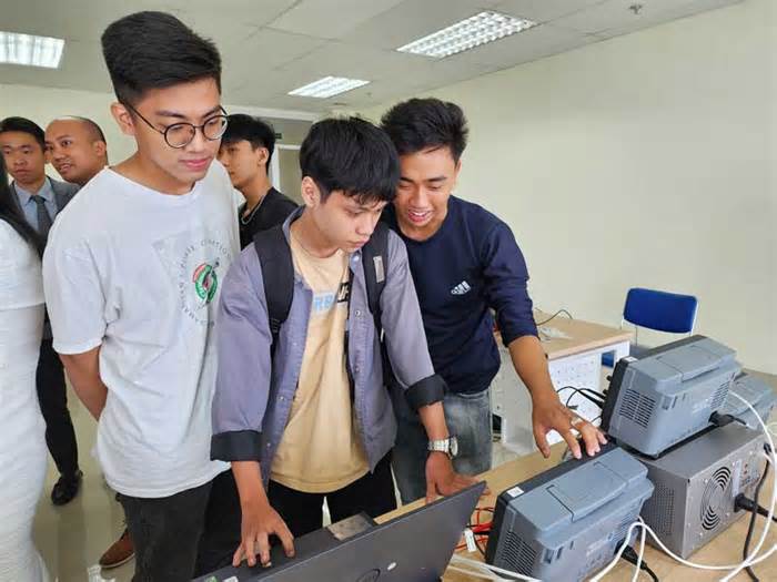 Đoàn đánh giá chất lượng giáo dục châu Âu kiểm định Đại học Bách khoa Đà Nẵng