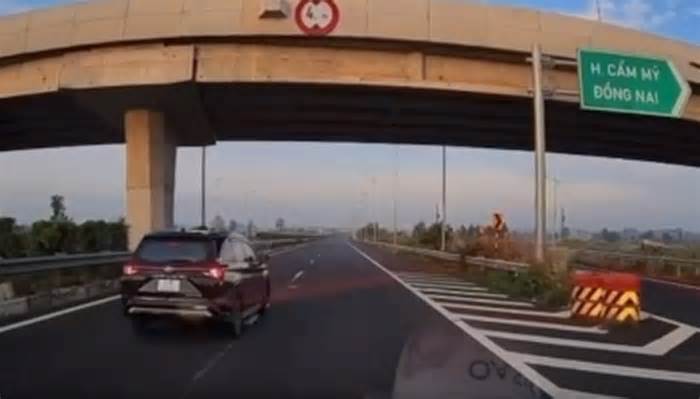 Xử phạt nữ tài xế lùi xe trên cao tốc TP.HCM - Long Thành - Dầu Giây