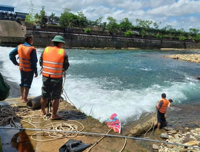 Một người bị đuối nước khi đi tắm suối tại huyện Hải Hà, Quảng Ninh