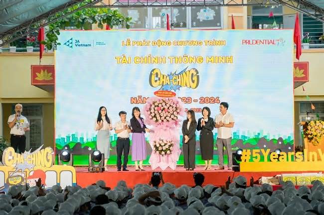 Những người thầy đam mê mang kiến thức tài chính đến với trẻ em Việt