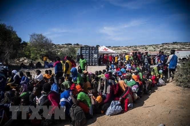 Khủng hoảng người di cư: Italy kêu gọi EU chia sẻ trách nhiệm