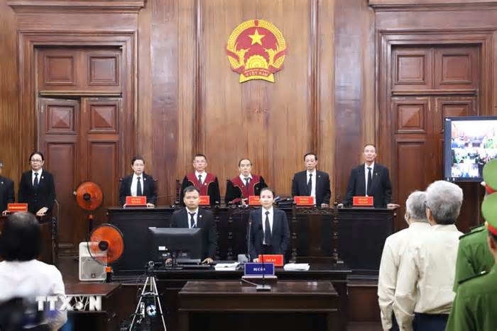 Hình ảnh phiên xét xử sơ thẩm vụ án tiêu cực tại Cục Đăng kiểm Việt Nam