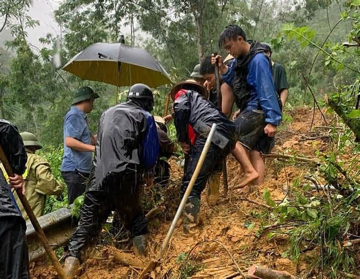 5 người chết do mưa lũ, sạt lở đất