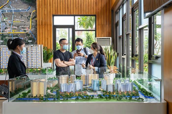 Tranh thủ 'tháng cô hồn' để mua nhà, sắm xe