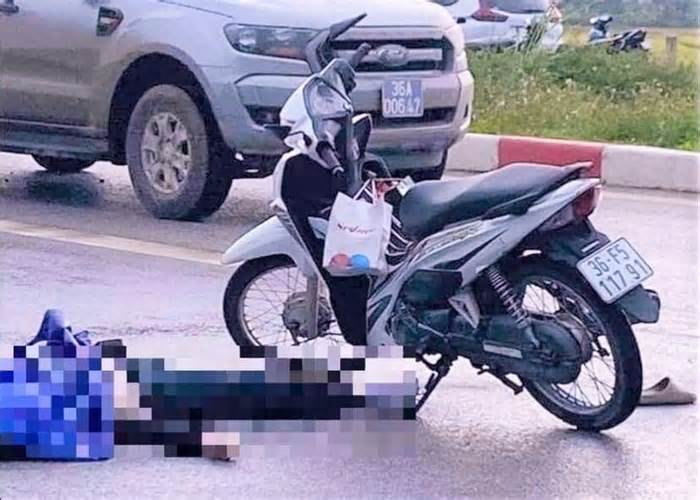 Cô gái trẻ ở Thanh Hóa bị sét đánh chết khi đi đường