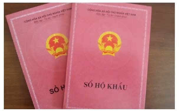 Hà Nội: Trường học không yêu cầu phụ huynh xuất trình sổ hộ khẩu giấy