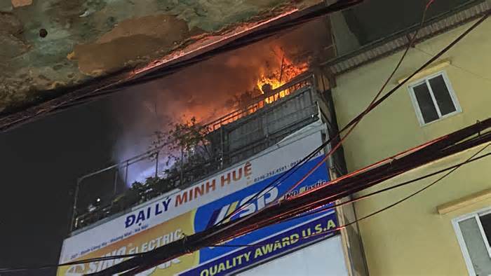 Thủ tướng yêu cầu khẩn trương làm rõ trách nhiệm trong vụ cháy nhà ở Hà Nội, Bắc Giang