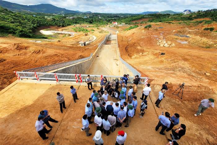 Lâm Đồng xử lý nghiêm vụ xây dựng trái phép tại hồ chứa nước 500 tỷ đồng