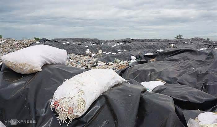 Đóng cửa bãi rác Sầm Sơn