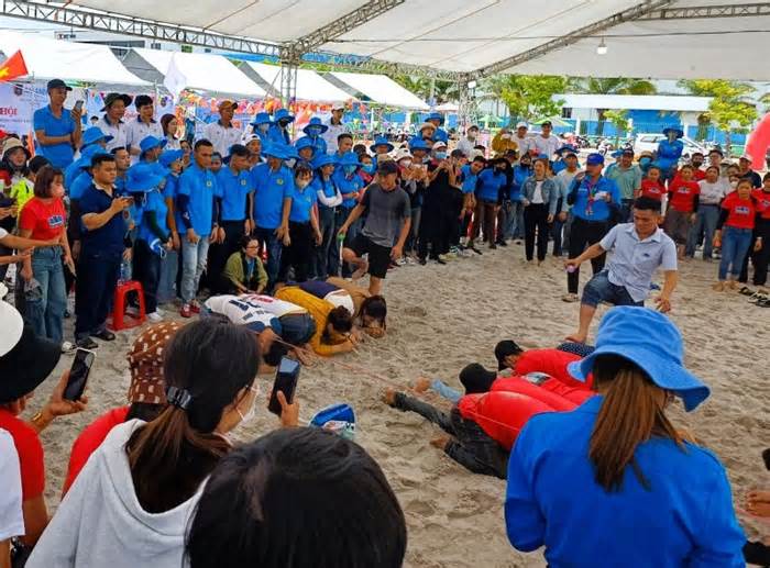 Ngày hội thanh niên công nhân Quảng Nam thu hút gần 1.000 người tham gia