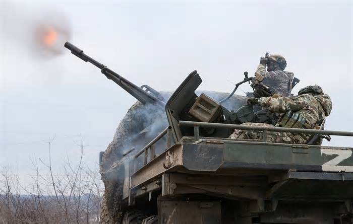 Ukraine tiến hành đợt tập kích UAV lớn vào Nga, bán đảo Crimea bị tấn công, Moscow điểm danh NATO và EU là 'nguồn cơn gây hấn'