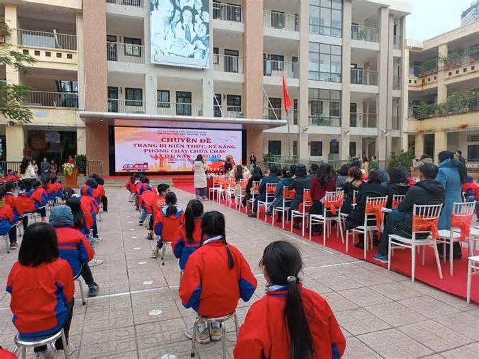 41.000 học sinh Hà Nội tham gia tập huấn kỹ năng phòng cháy, chữa cháy