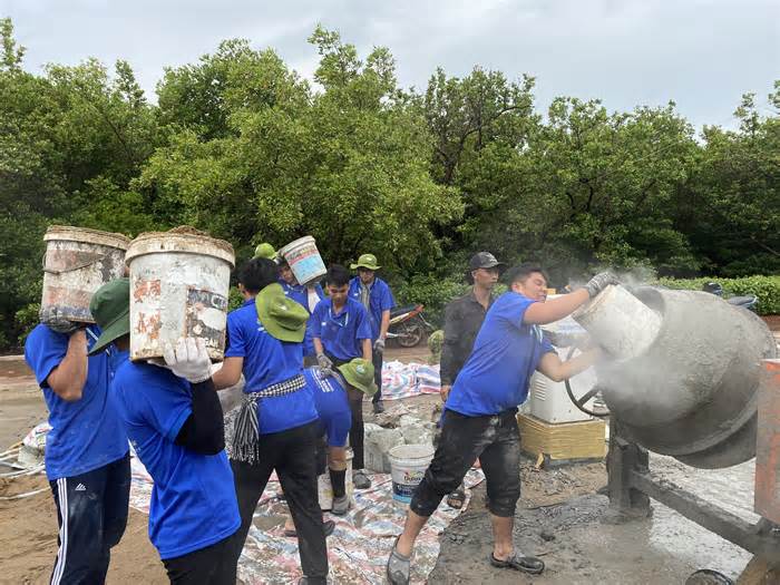 'Ba cùng' đổi thay vùng đất khó - Bài 8: Gieo 'mầm xanh' trên xã đảo