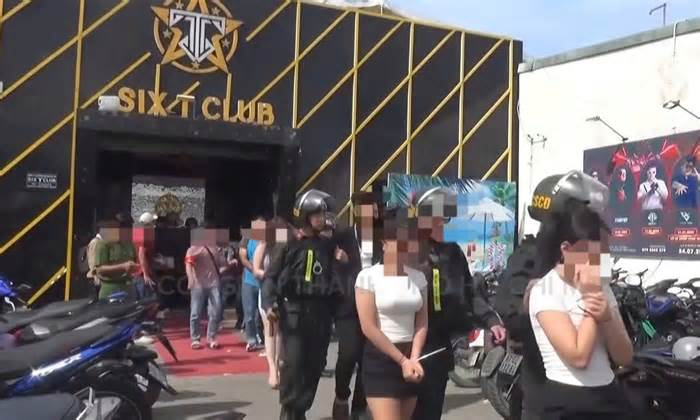 Cảnh sát đột kích 3 quán bar ở TPHCM phát hiện 186 người dương tính ma túy