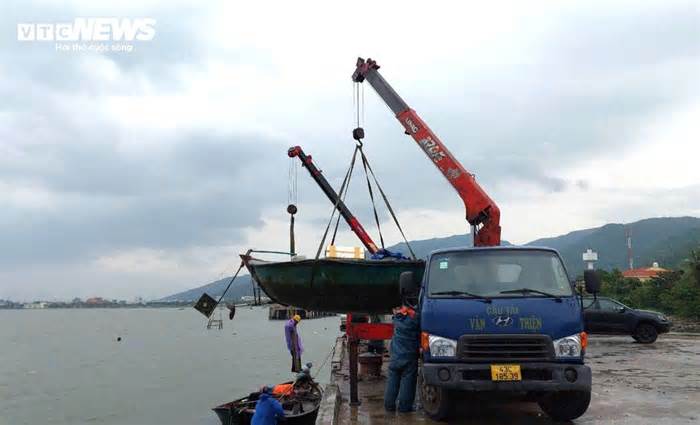 Các tỉnh, thành miền Trung hối hả phòng chống bão Trami