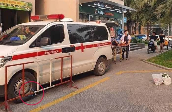 Bảo vệ chung cư ở Hà Nội khóa bánh xe cứu thương: Ban quản lý rút kinh nghiệm