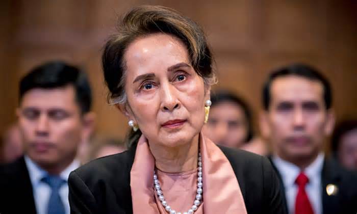 Bà Suu Kyi được chuyển sang quản thúc tại gia