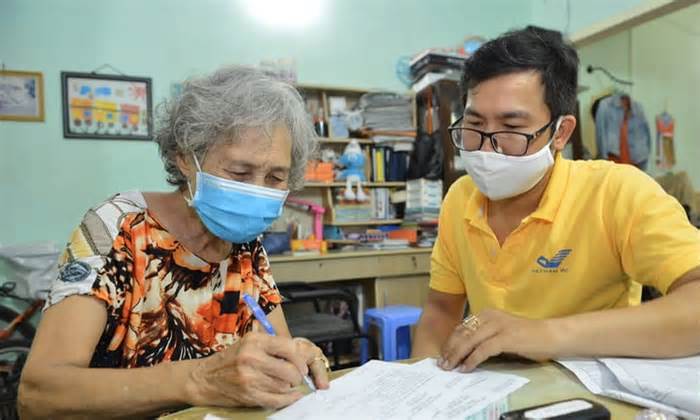 Người từ 75 tuổi không có lương hưu được nhận trợ cấp 500.000 đồng/tháng