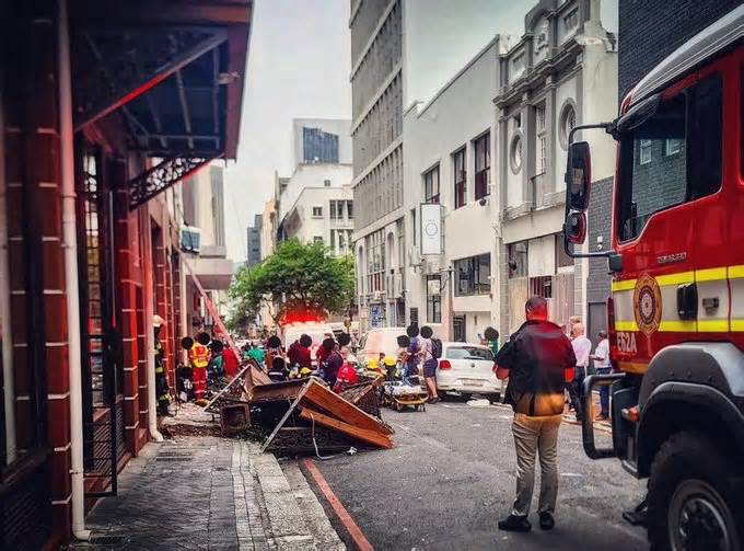 Nam Phi: Sập ban công quán bar ở Cape Town, ít nhất 21 người bị thương