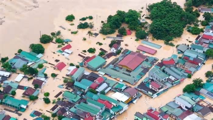Hơn 3.200 nhà bị ngập do mưa lũ ở Nghệ An