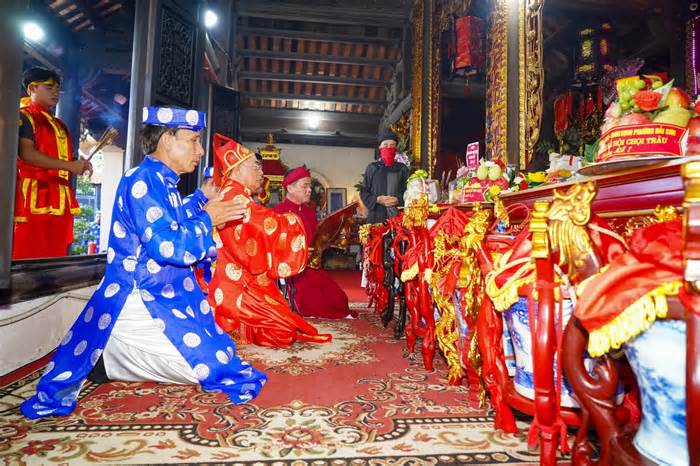 Độc đáo nghi lễ rước nước Lễ hội Chọi trâu truyền thống ở Hải Phòng