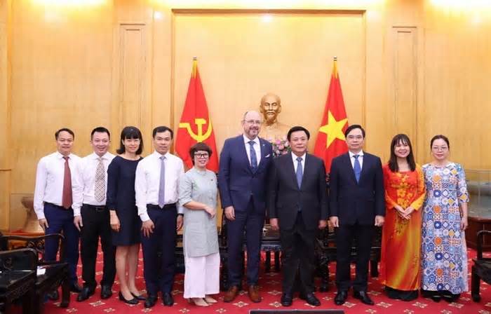 Thúc đẩy hợp tác nghiên cứu, tư vấn chính sách Việt Nam-Thụy Sĩ