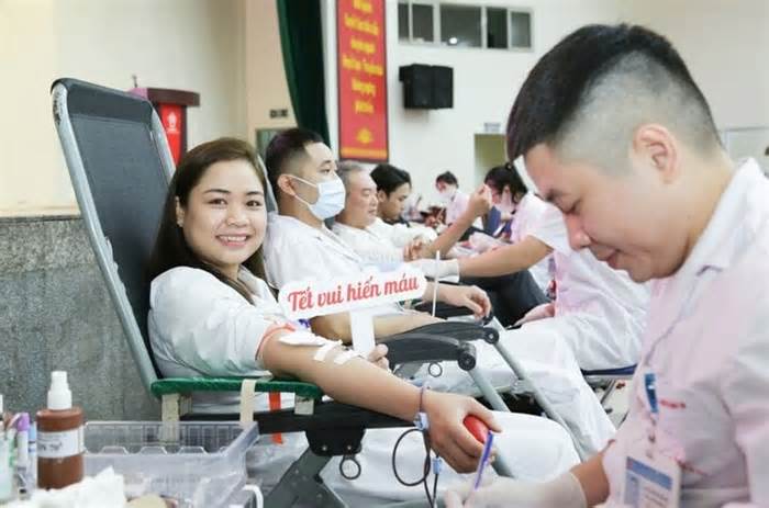 Hơn 1.600 người hiến máu, tiểu cầu trong 7 ngày nghỉ Tết