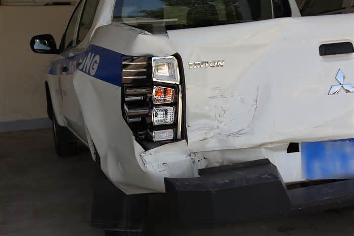 Khởi tố tài xế ôtô tải đâm vào xe cảnh sát giao thông rồi bỏ chạy
