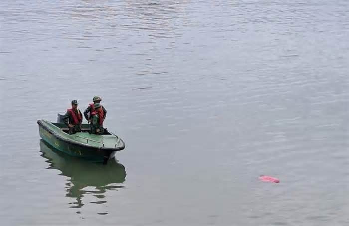 Phát hiện thi thể người phụ nữ trôi dạt trên vịnh Cát Bà, Hải Phòng
