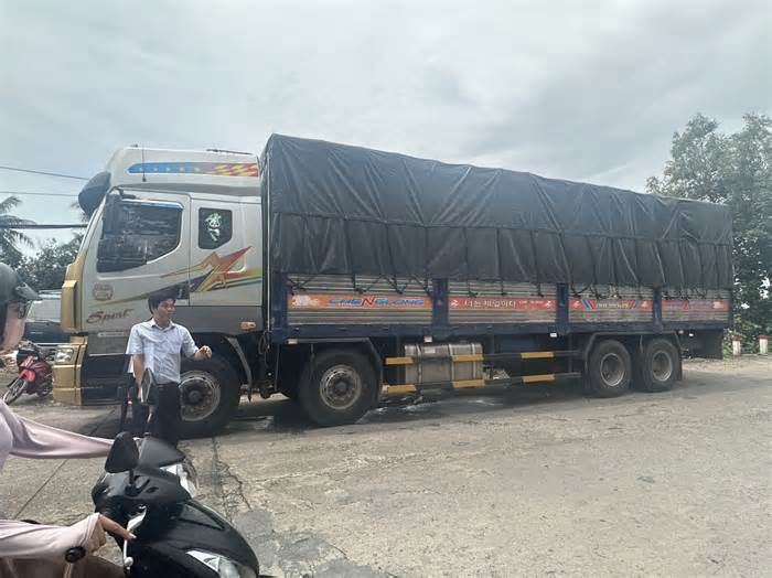 Vụ xe 31 tấn làm cầu 3,5 tấn biến dạng ở Cà Mau: Xem xét trách nhiệm Phó trưởng công an huyện