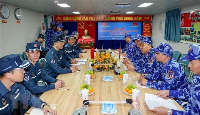 Cảnh sát biển Việt Nam và Trung Quốc tổ chức tuần tra liên hợp