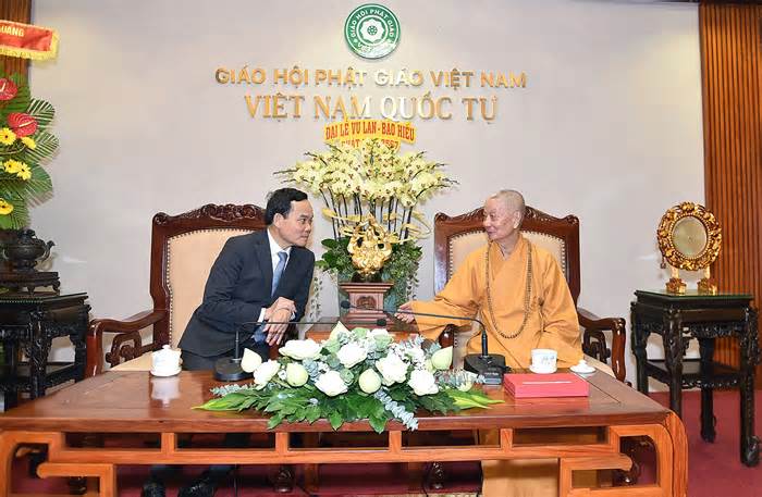 Phó Thủ tướng Trần Lưu Quang thăm Giáo hội Phật giáo Việt Nam nhân mùa Vu lan