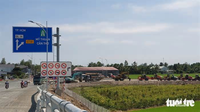 Hai ngày nữa, cao tốc Mỹ Thuận - Cần Thơ mới hoàn thiện