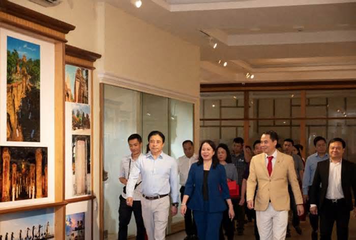 Phó Chủ tịch nước Võ Thị Ánh Xuân thăm bảo tàng Trầm Hương