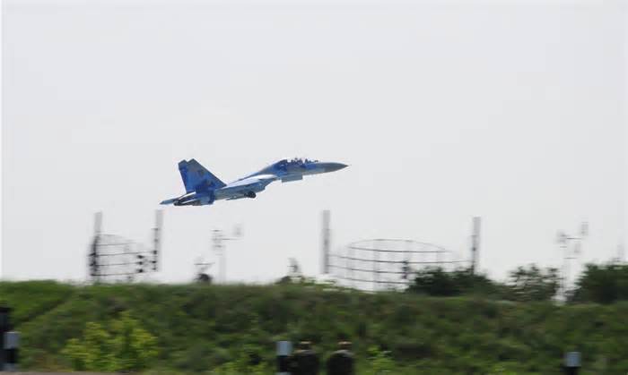 Nga tập kích các sân bay trọng yếu của Ukraine