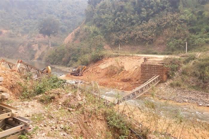Lai Châu: Sập cầu tạm thủy điện khiến một công nhân tử vong