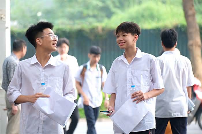 Tại sao điểm chuẩn vào lớp 10 ở Hà Nội giảm?