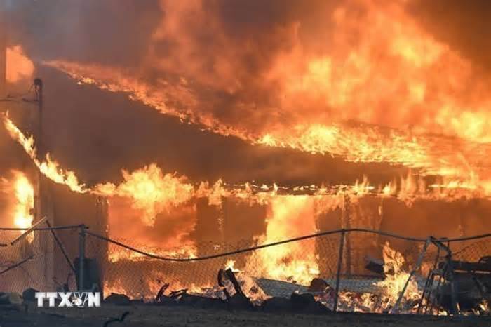 Mỹ: Cháy rừng vẫn lan rộng bất chấp nỗ lực của 2.500 lính cứu hỏa